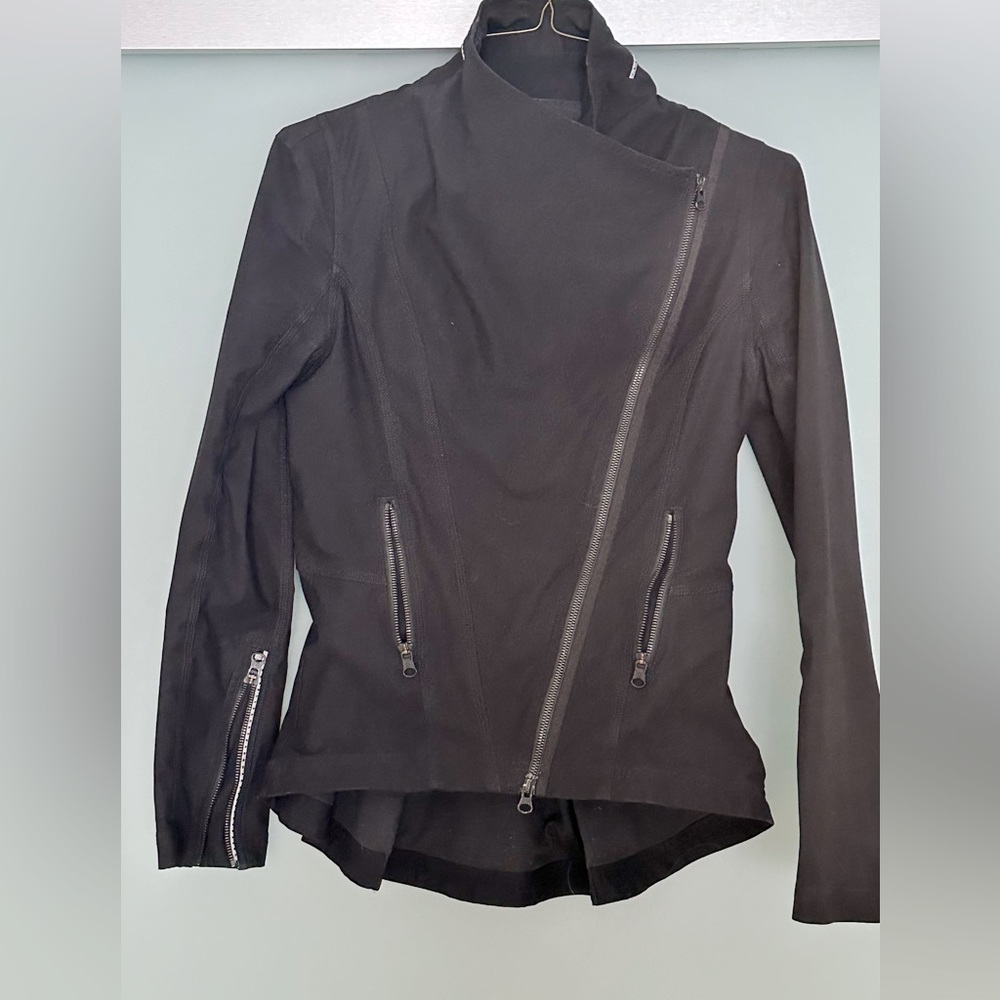 Lululemon black athletic blazer. Size 8